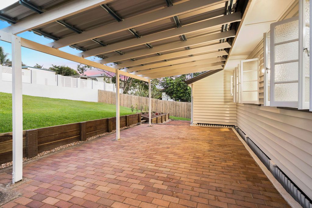 14 Wylie Avenue, Coorparoo QLD 4151, Image 2