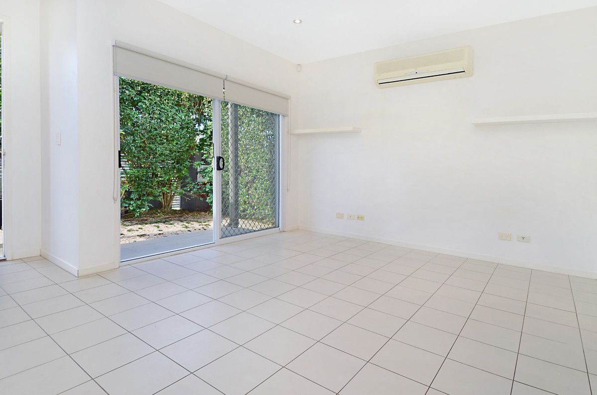 1/24 Hutton Street, Clayfield QLD 4011, Image 1