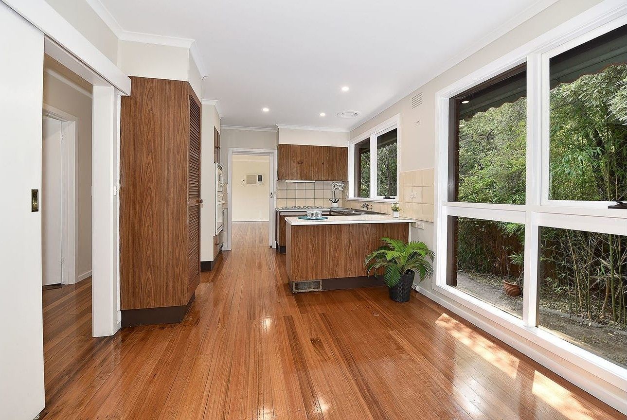 2 bedrooms Apartment / Unit / Flat in 2/6 Rosaline Avenue MOUNT WAVERLEY VIC, 3149