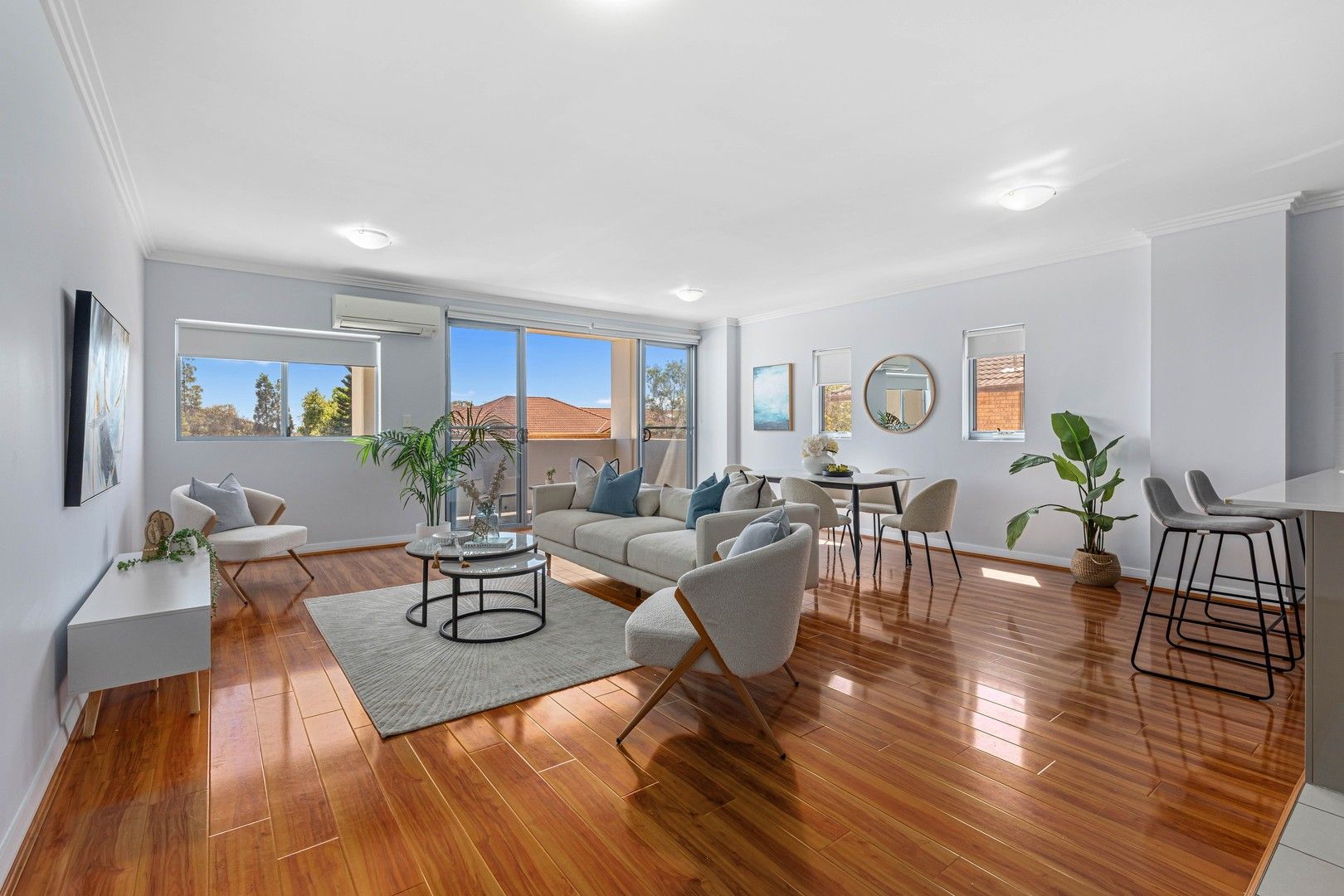 2 bedrooms Apartment / Unit / Flat in 305/7 Bond Street HURSTVILLE NSW, 2220