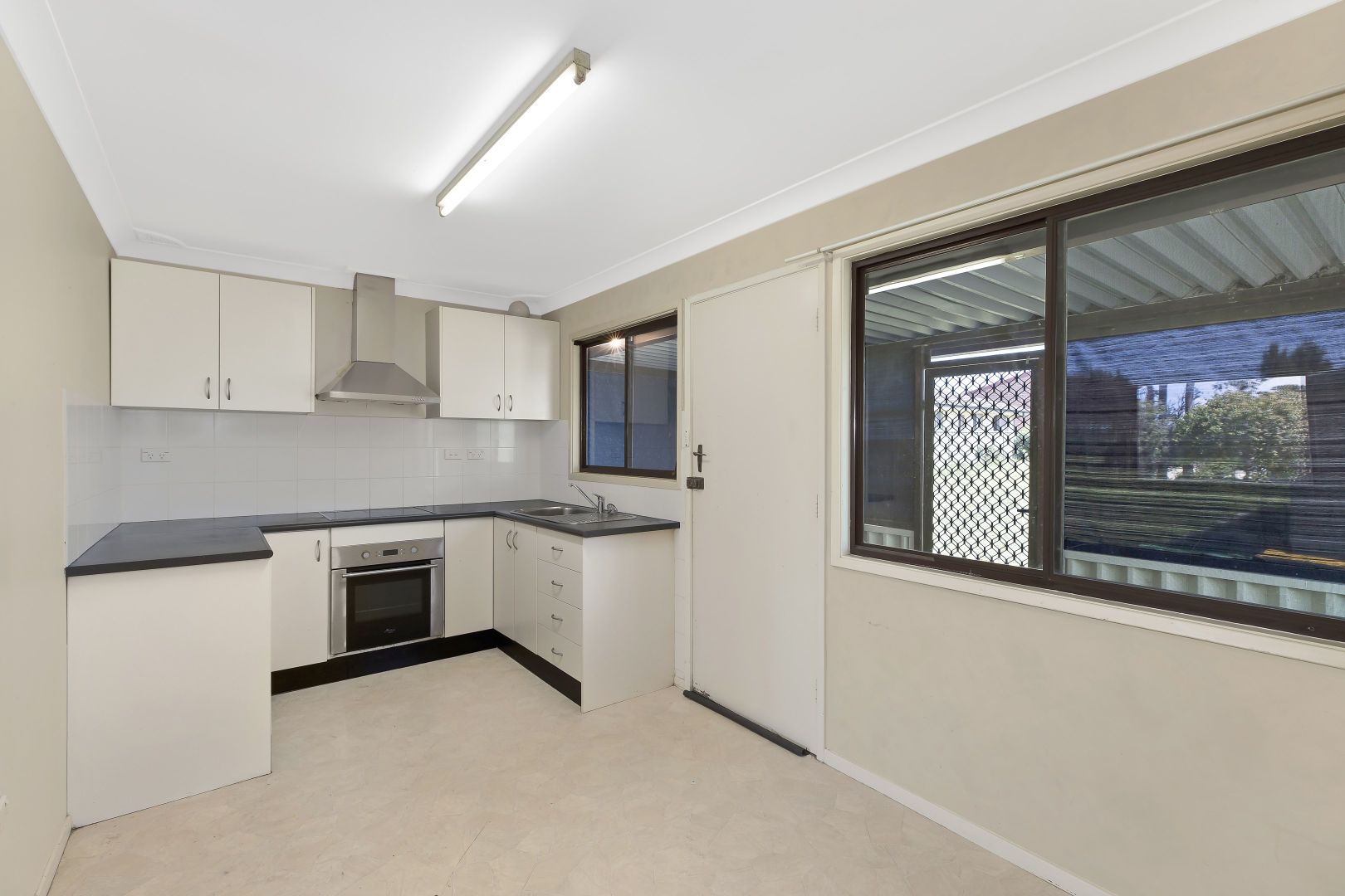 30 Manuka Parade, Gorokan NSW 2263, Image 2