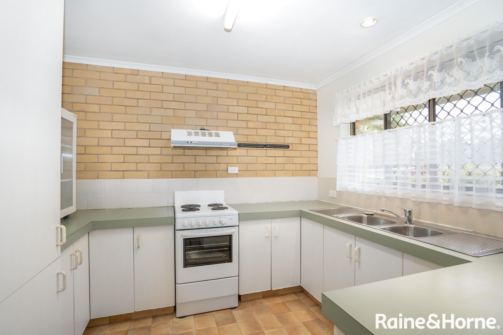 2/11-19 Urraween Rd, Urraween QLD 4655, Image 2