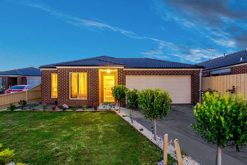 28 Ballymena Crescent, Cranbourne East Property History & Address