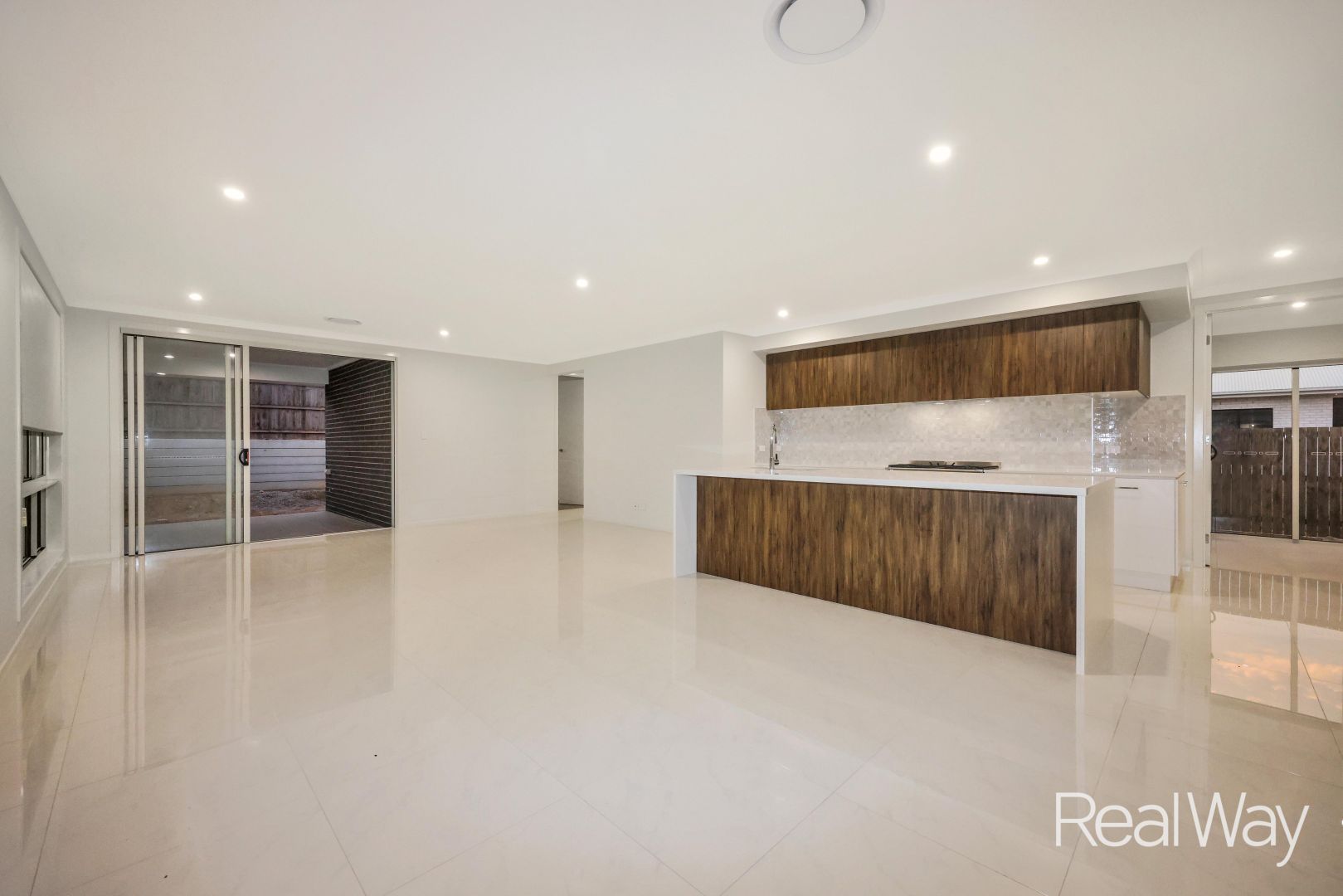 84 Belvedere Drive, Spring Mountain QLD 4300 House For Rent 750