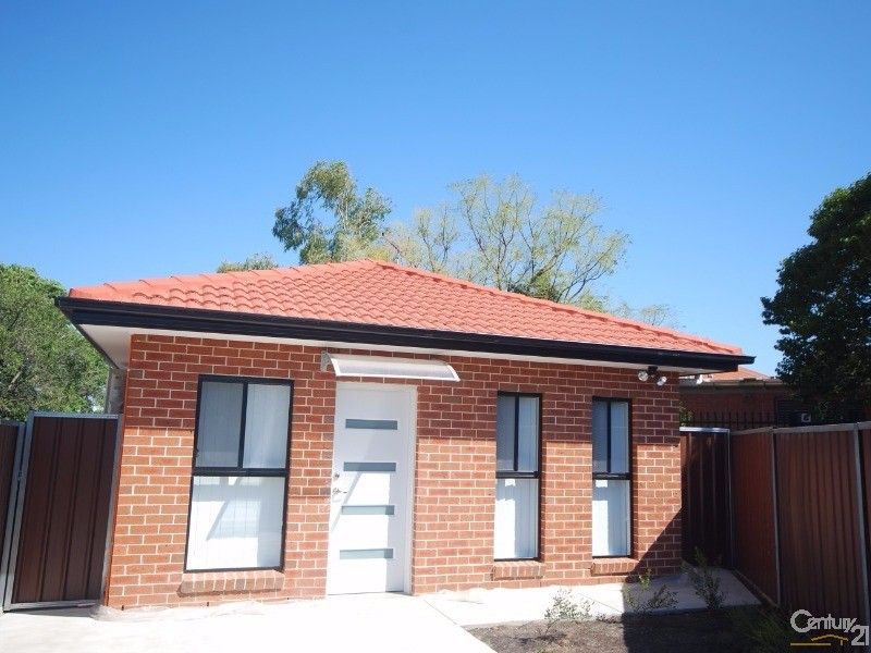 2 bedrooms Semi-Detached in 9A Jansz Place FAIRFIELD WEST NSW, 2165
