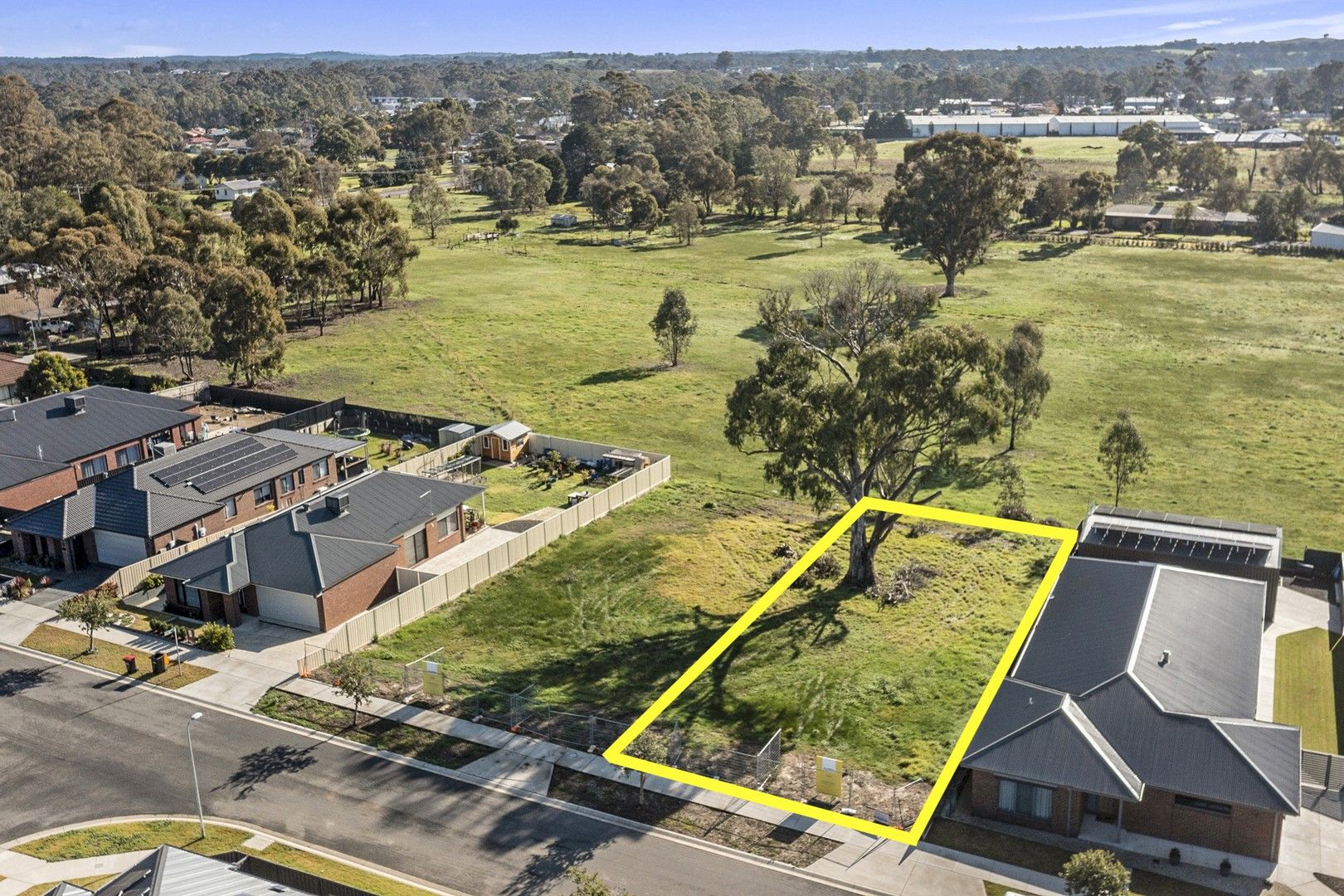 11 Grayling Street, Seymour VIC 3660 Domain