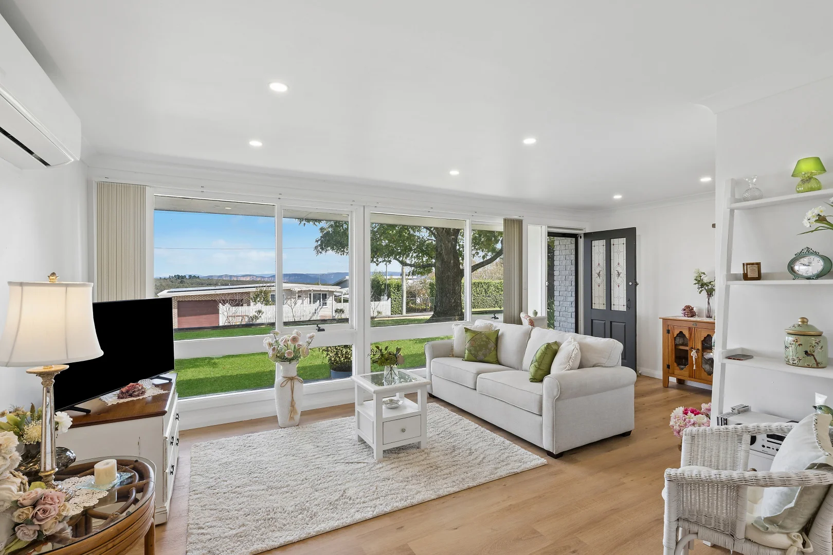 Additional image 2 of 11 Maple Grove, Wentworth Falls NSW 2782