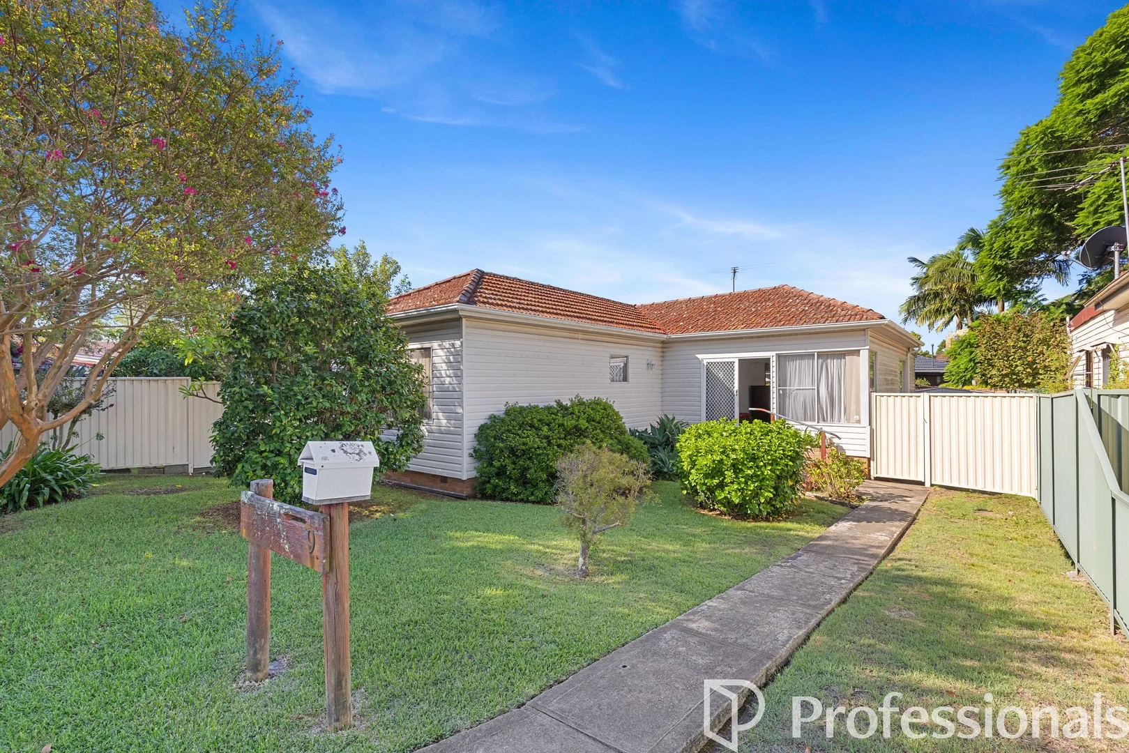 9 Glenella Avenue, Beverly Hills NSW 2209