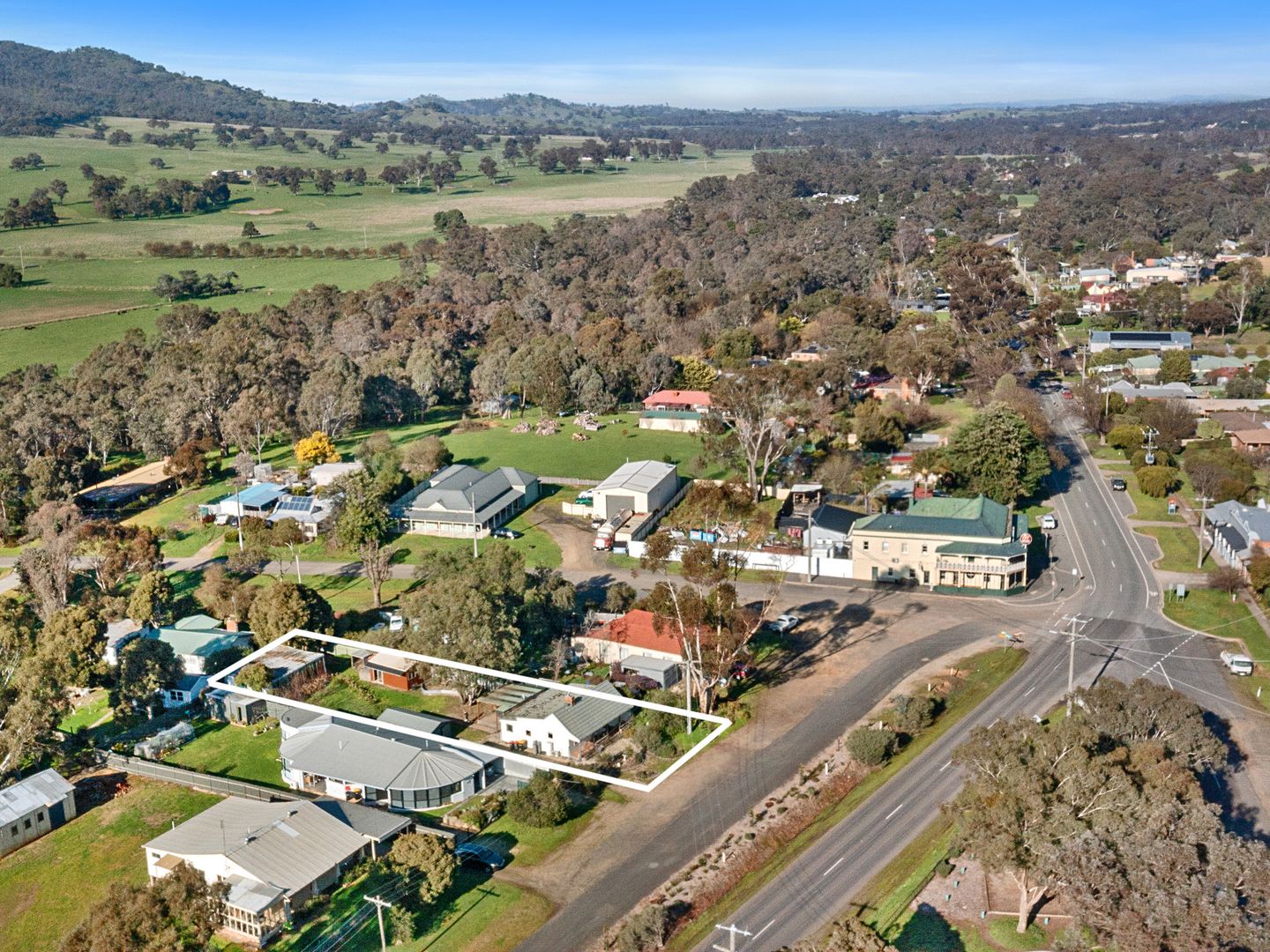 11 MAIN ROAD, Tallarook VIC 3659, Image 1