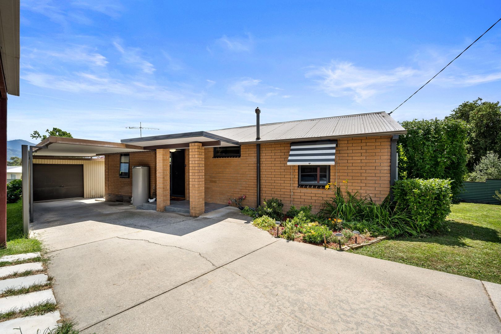 14 Fairway Avenue, Mount Beauty VIC 3699, Image 2