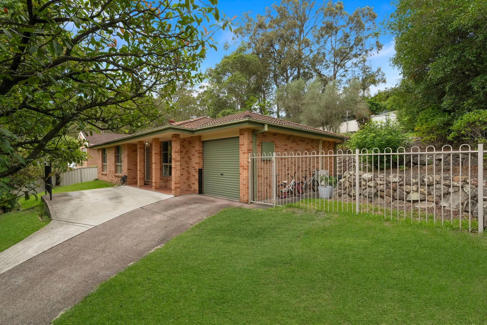 5 Columbia Close, Woodrising NSW 2284