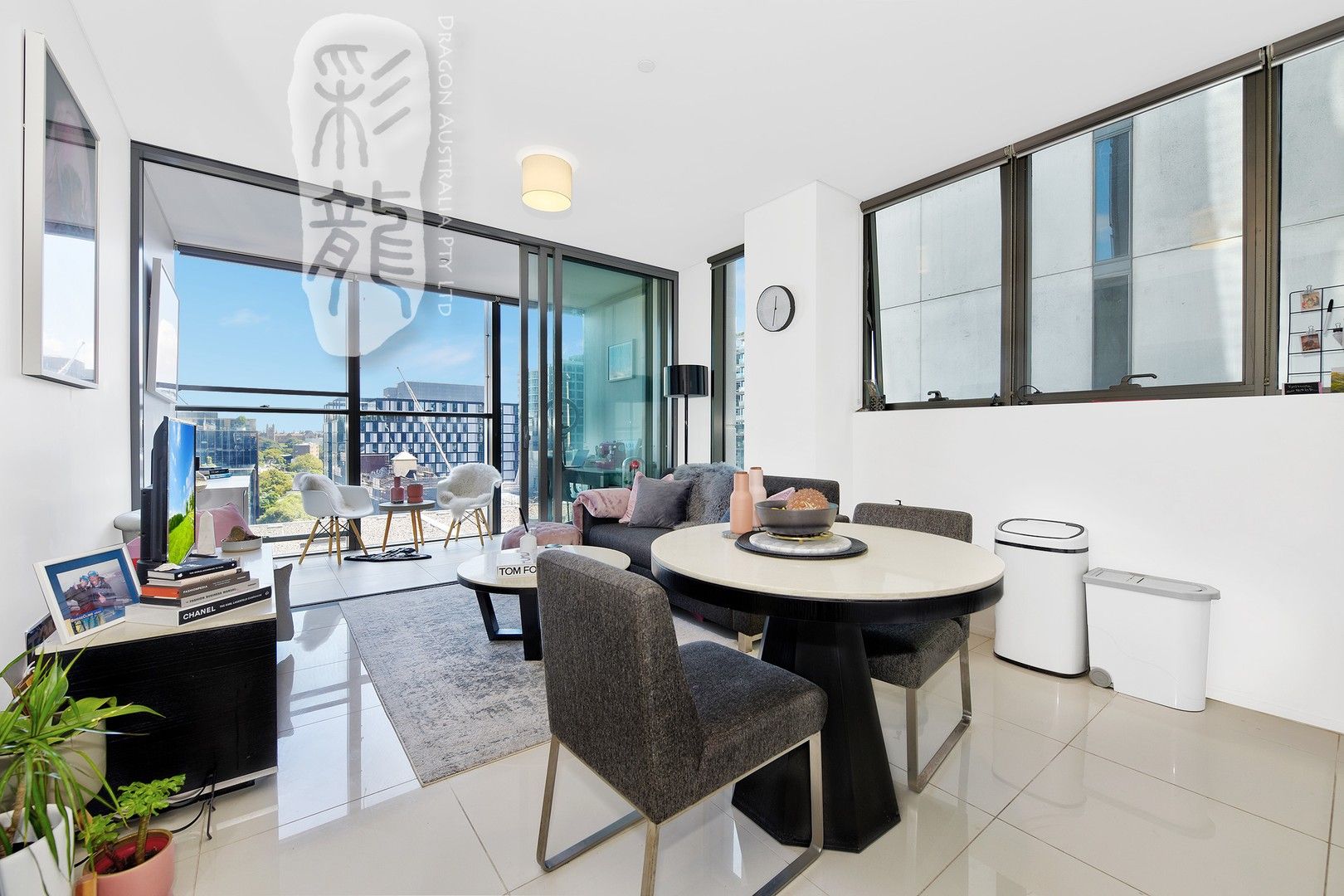 2 bedrooms Apartment / Unit / Flat in Level 11/18 Park Lane CHIPPENDALE NSW, 2008