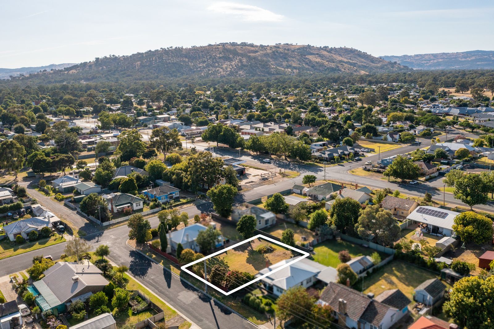 1b Palmer Avenue, Euroa VIC 3666 Domain