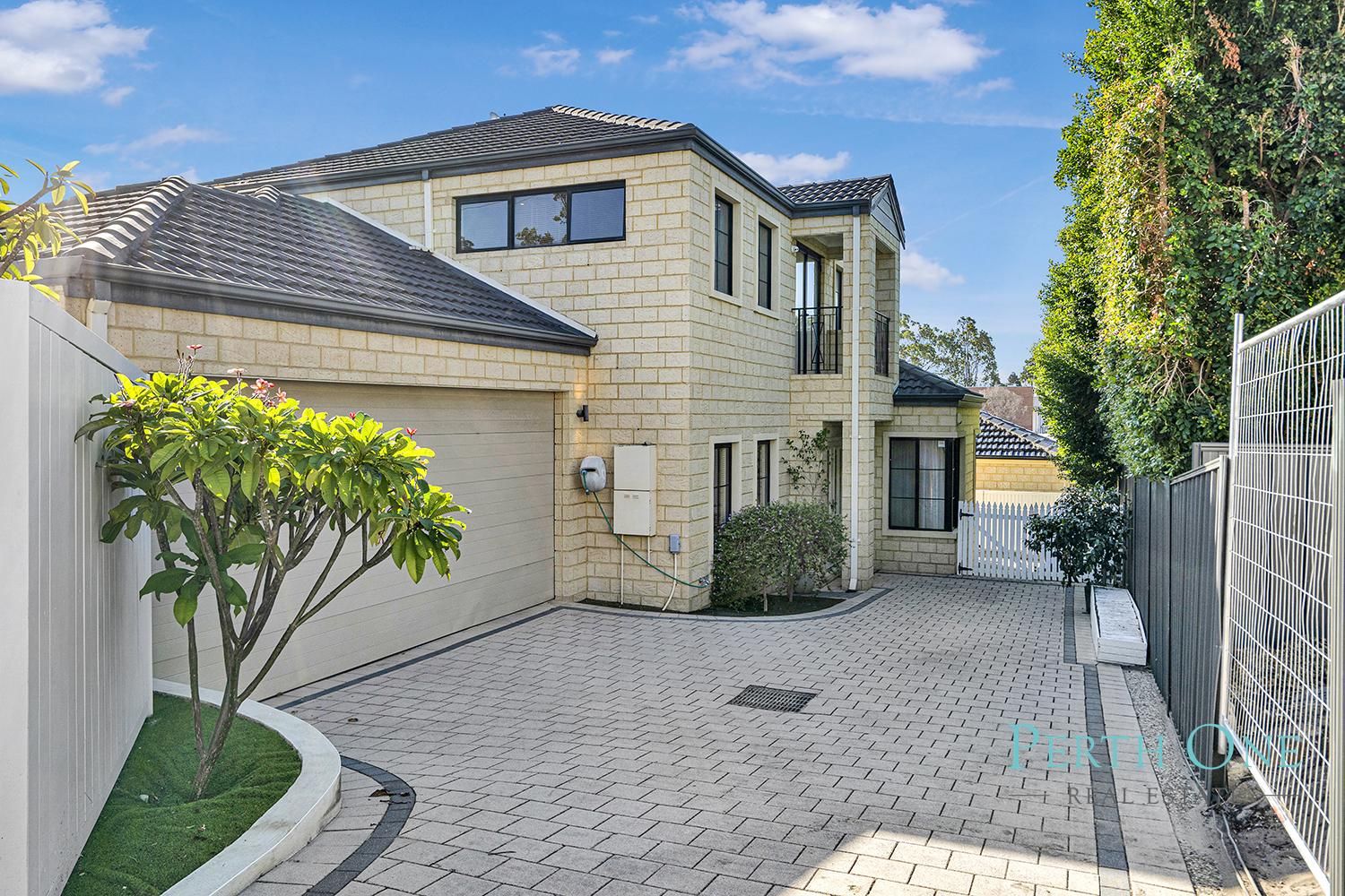 4 bedrooms House in 197A Mcdonald Street JOONDANNA WA, 6060