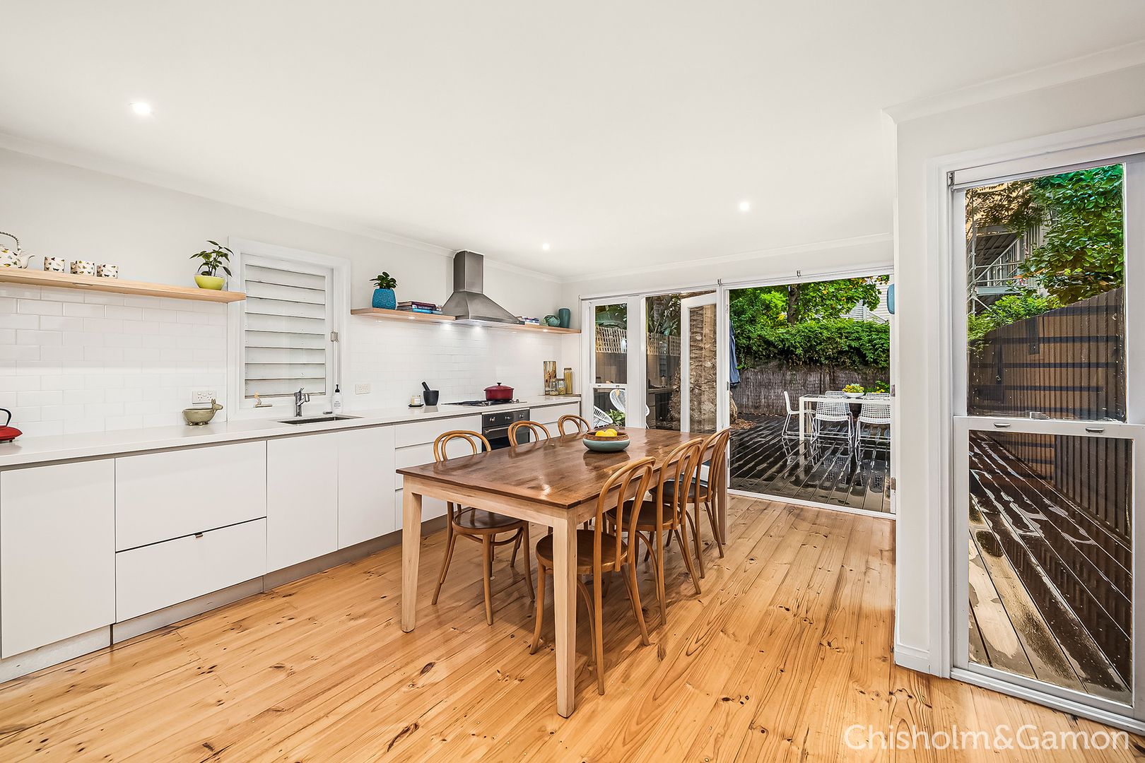 11 Moore Street, Elwood VIC 3184, Image 2