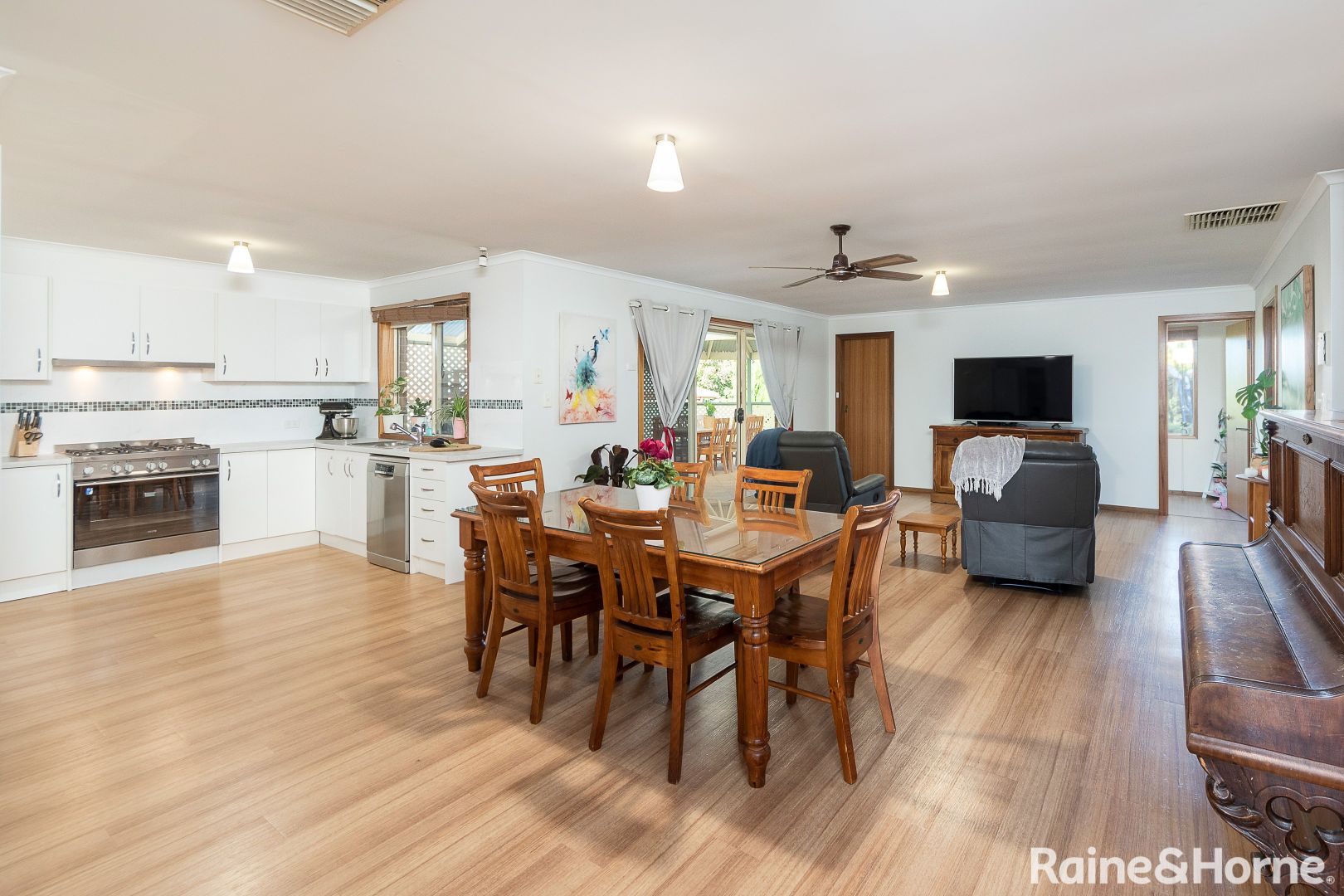 10 Formby Street, Strathalbyn SA 5255, Image 2