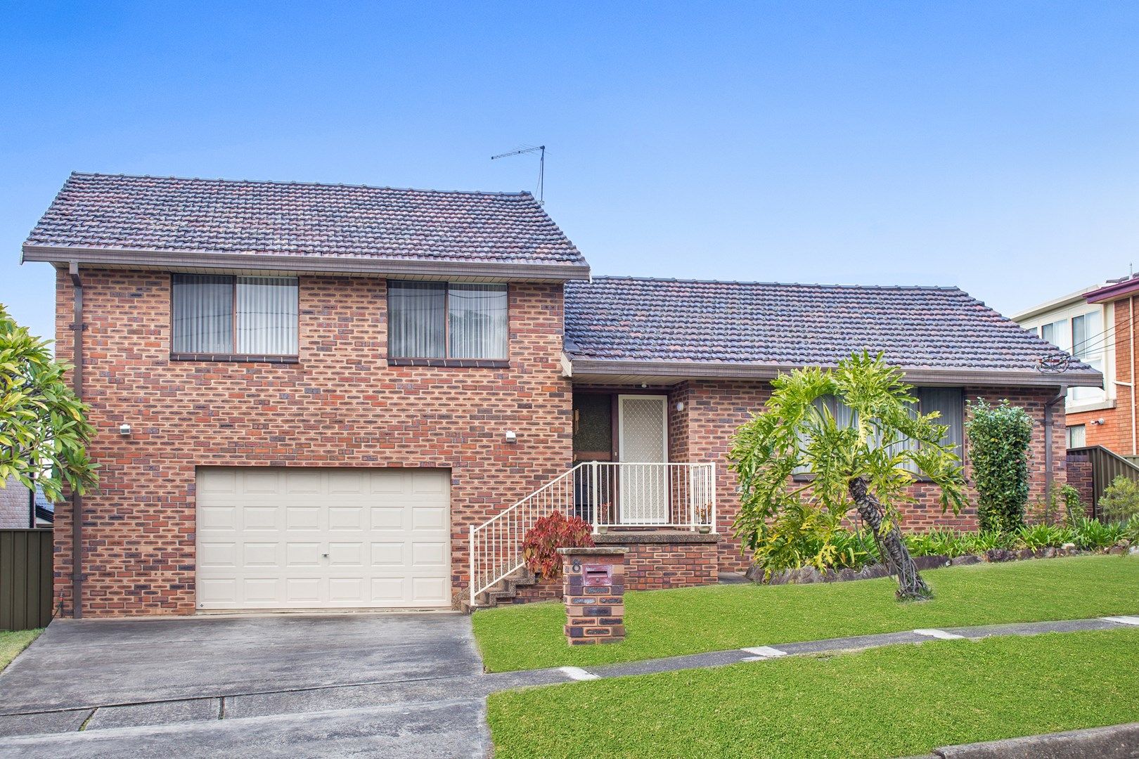 8 Araluen Ave, Moorebank NSW 2170, Image 0