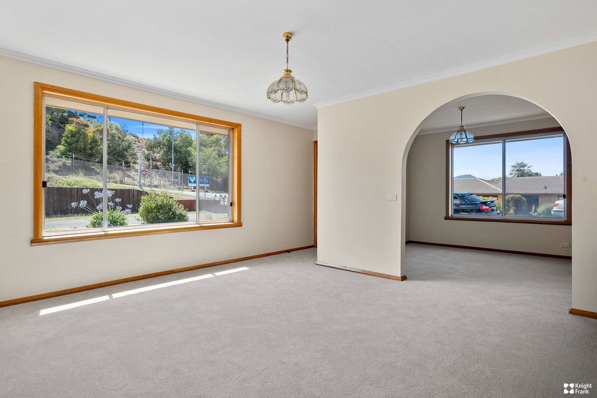 1/4 Emmett Place, New Town TAS 7008, Image 2