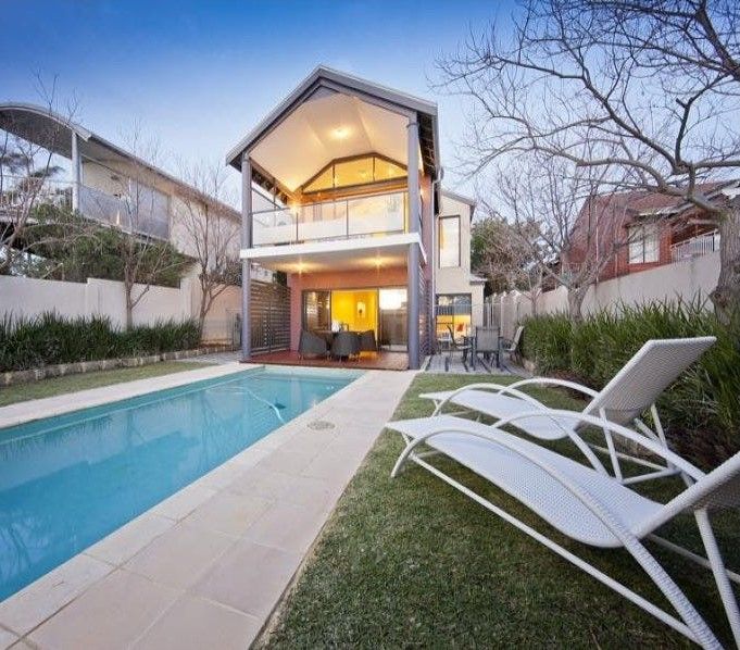 4 bedrooms Townhouse in 85A Alexandra Road EAST FREMANTLE WA, 6158