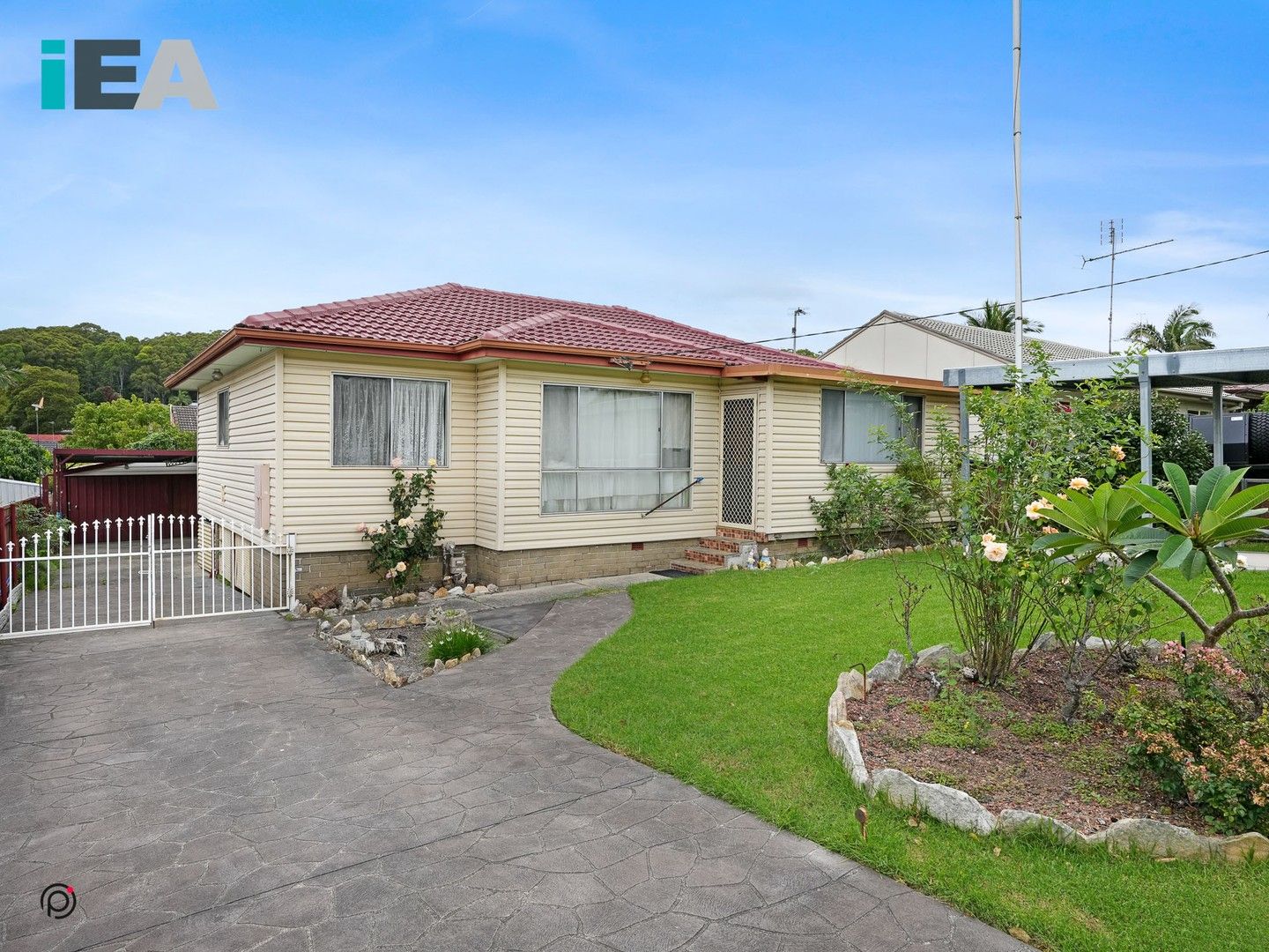 39 Strata Avenue, Barrack Heights NSW 2528, Image 0