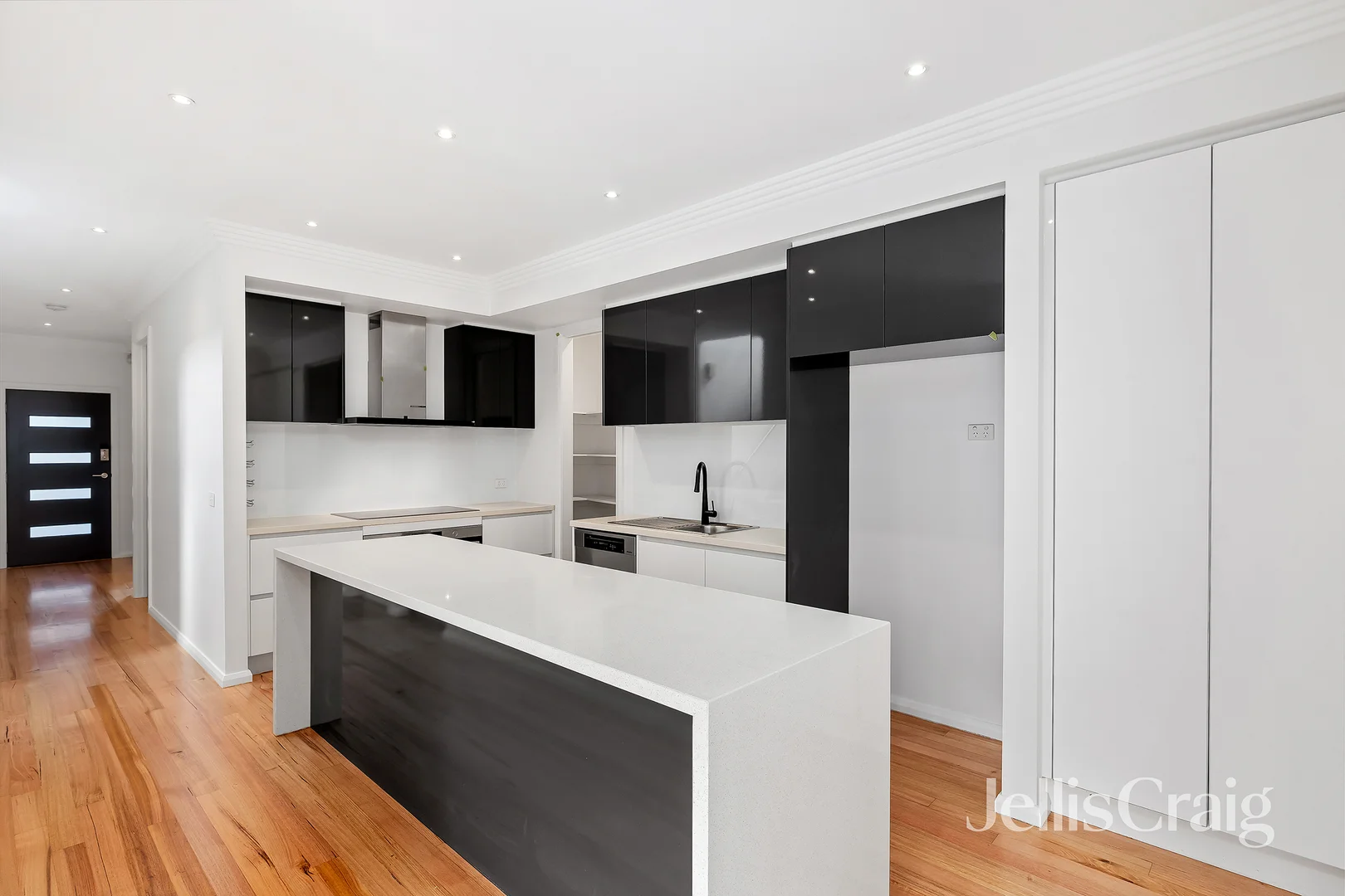 Additional image 3 of 41 Oriel Road, Ivanhoe VIC 3079