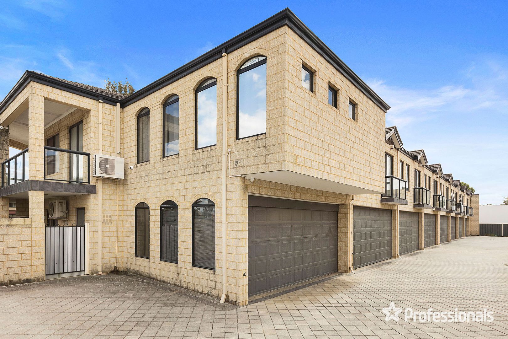 8/10 Leila Street, Cannington WA 6107, Image 2