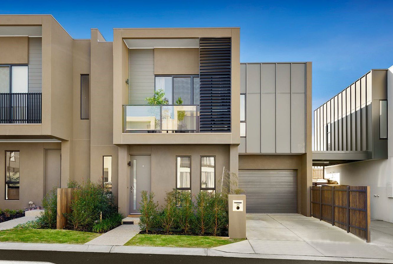 3 bedrooms Townhouse in 39 Mulberry Avenue CHELTENHAM VIC, 3192