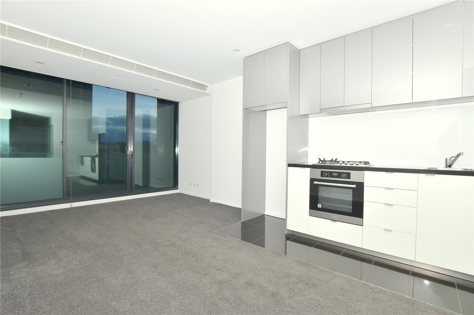 1 bedrooms Apartment / Unit / Flat in 2515/151 City Road SOUTHBANK VIC, 3006