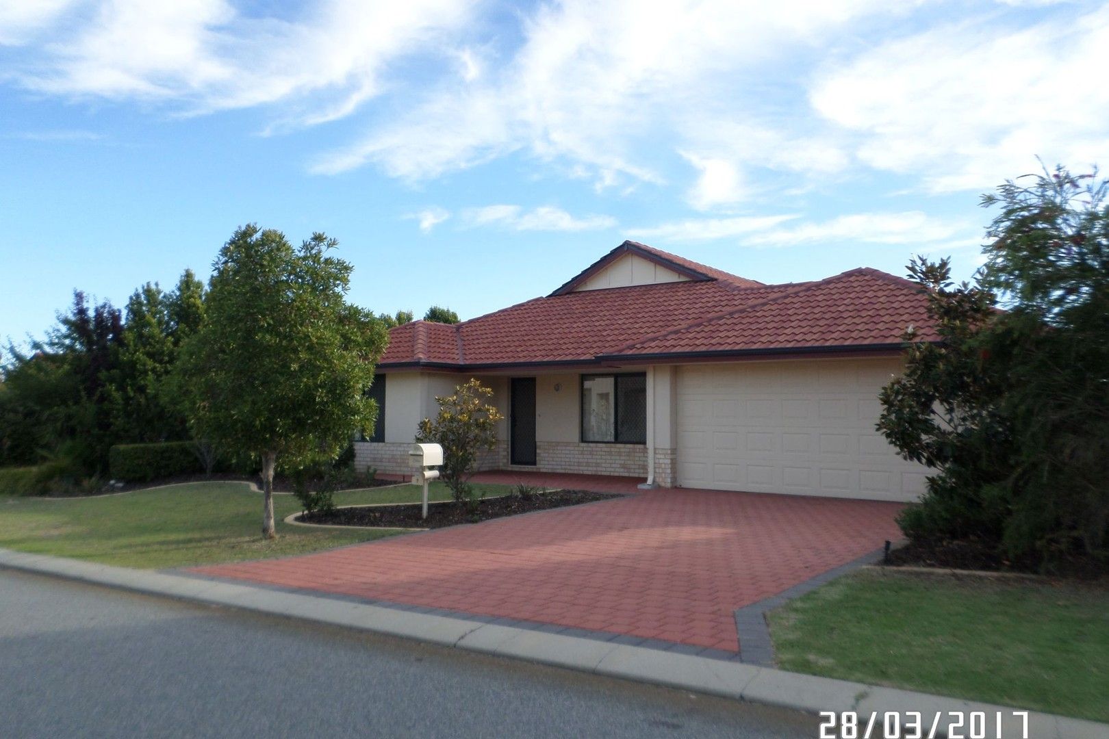 4 bedrooms House in Larrimah Bend BALDIVIS WA, 6171