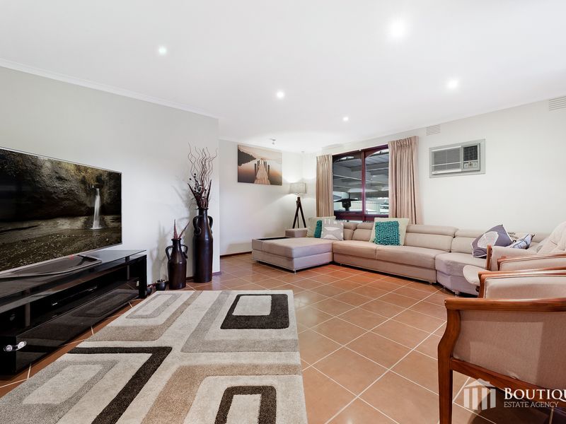 13 McKenry Place, Dandenong North VIC 3175, Image 2
