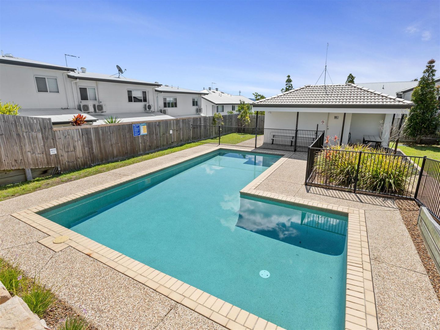 Richlands QLD 4077 3 beds house for Sale, Large yard Must be SOLD