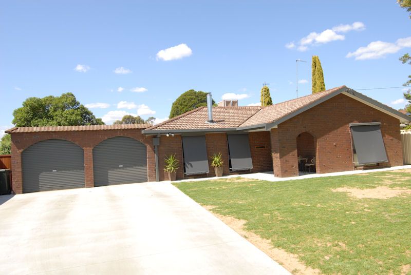 2 GILLESPIE COURT, Deniliquin NSW 2710, Image 0