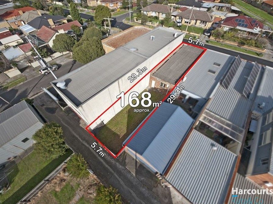 4 bedrooms House in 24 Daleglen Street RESERVOIR VIC, 3073