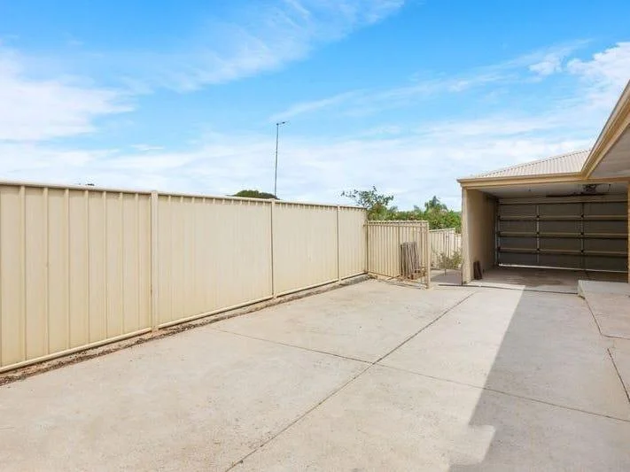 Additional image 19 of 18 Cromer Gardens, Parmelia WA 6167