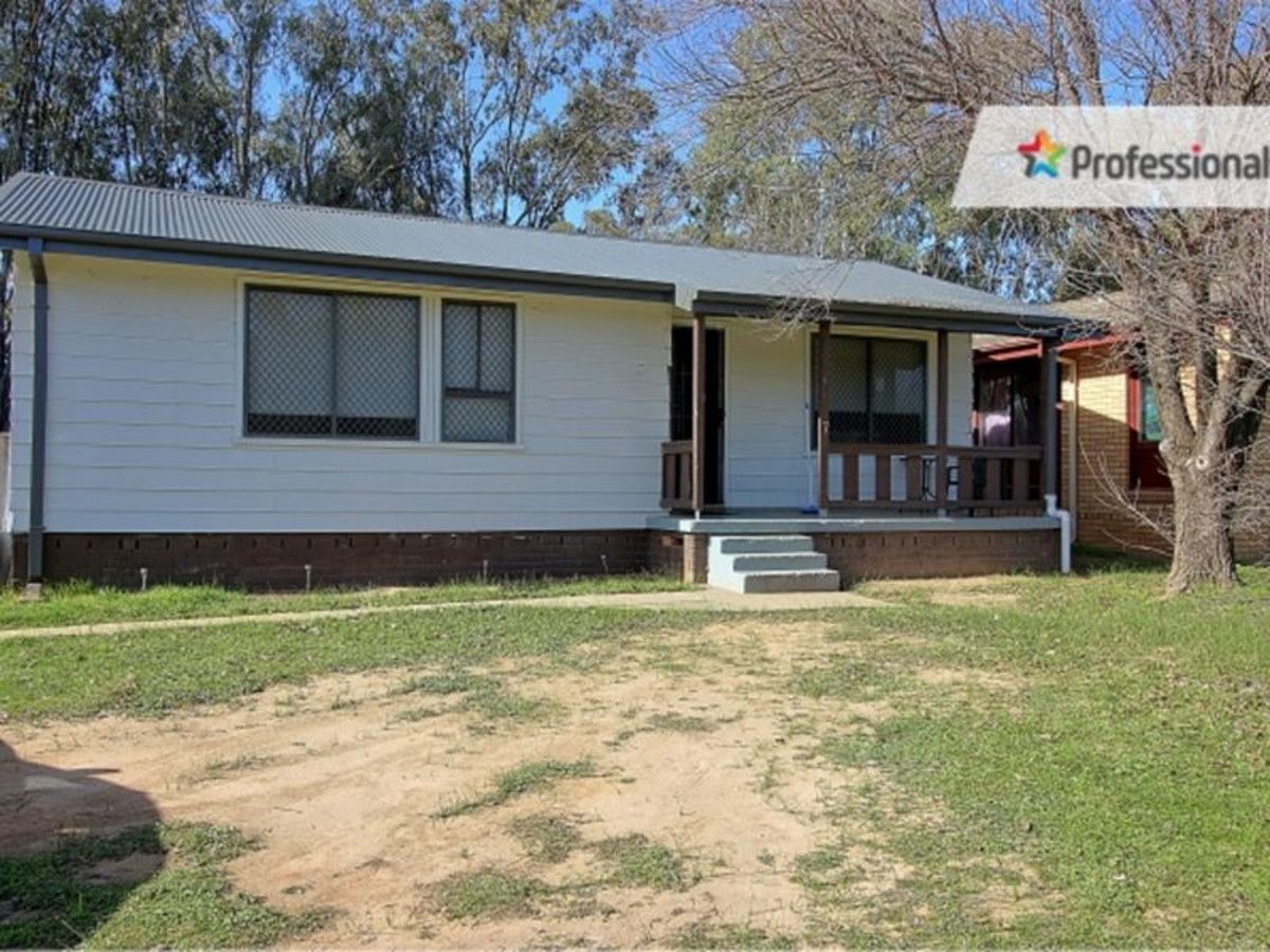 7 Warren Place, Mount Austin NSW 2650