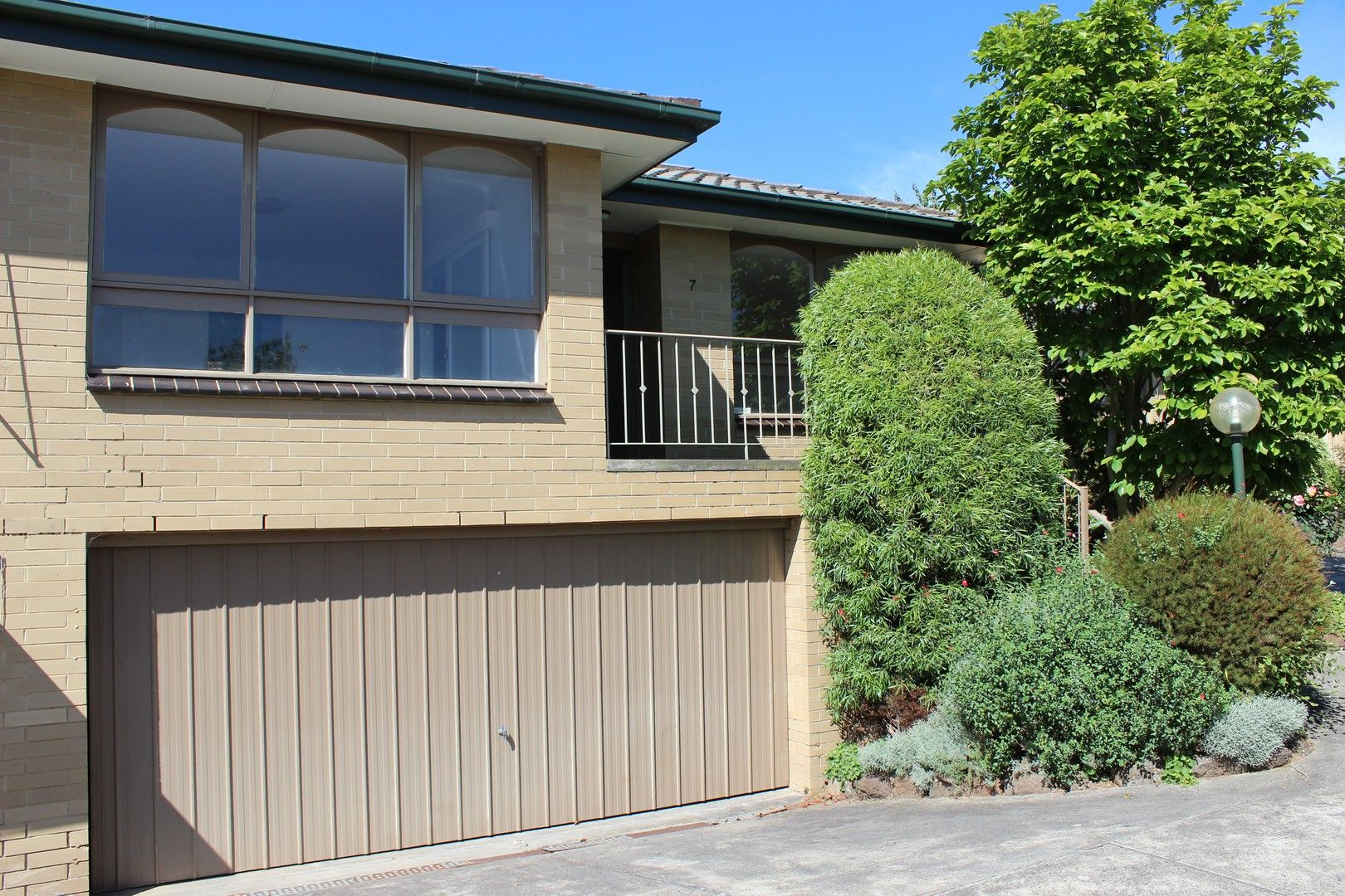 2 bedrooms Apartment / Unit / Flat in 7/6 Essex Road SURREY HILLS VIC, 3127