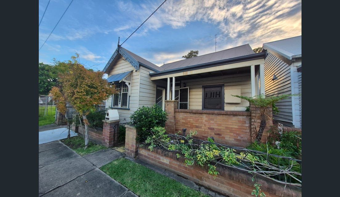 3 bedrooms House in 2 Dulling Street WARATAH NSW, 2298