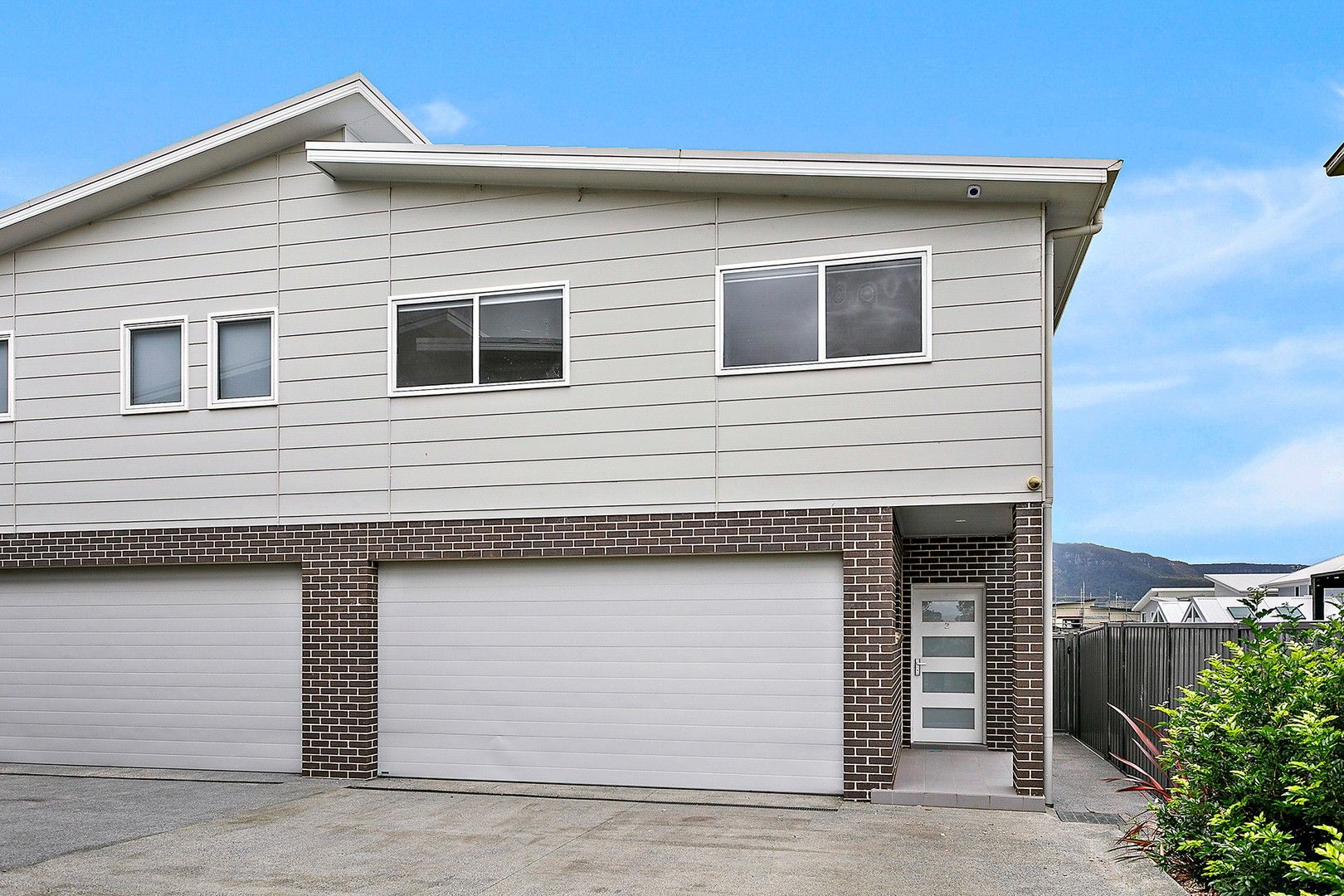 3 bedrooms Townhouse in 2/112 Crest Road ALBION PARK NSW, 2527