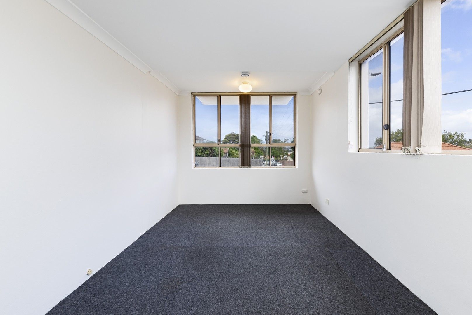 1 bedrooms Apartment / Unit / Flat in 6/275 Lyons Road RUSSELL LEA NSW, 2046