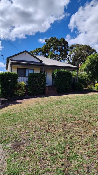3 bedrooms House in 35 Bucktin Street COLLIE WA, 6225