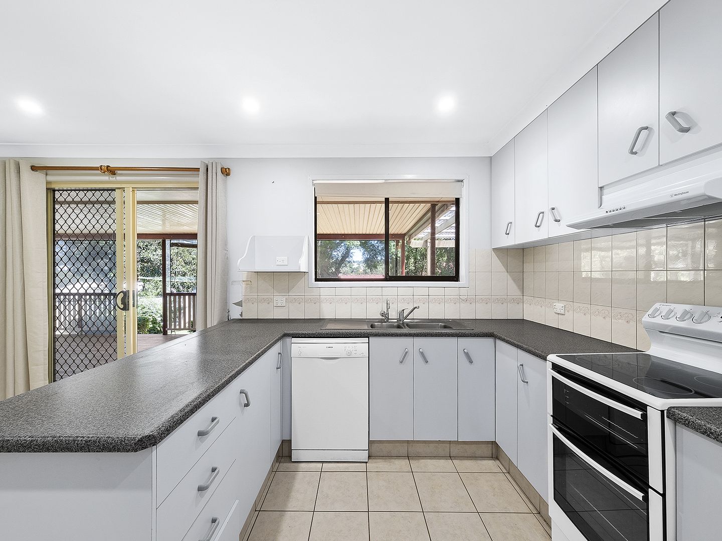 28 Debra Street, Centenary Heights QLD 4350, Image 1