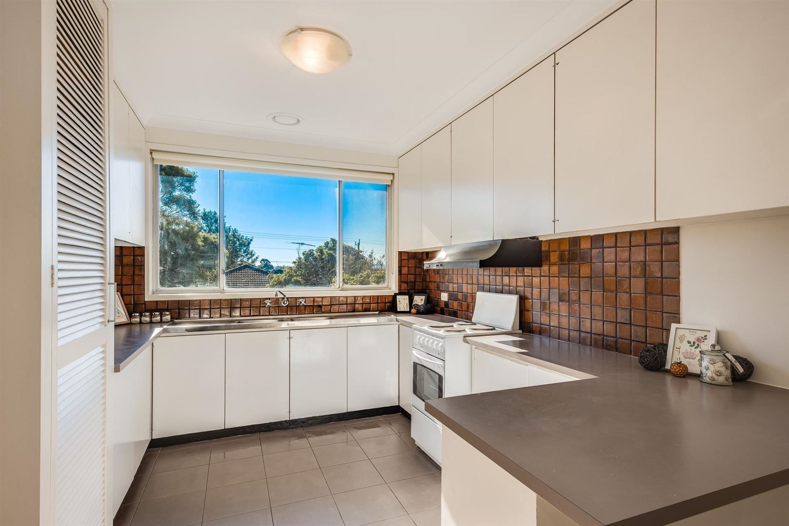6/14-16 Wolseley Grove, Bell Post Hill VIC 3215, Image 2