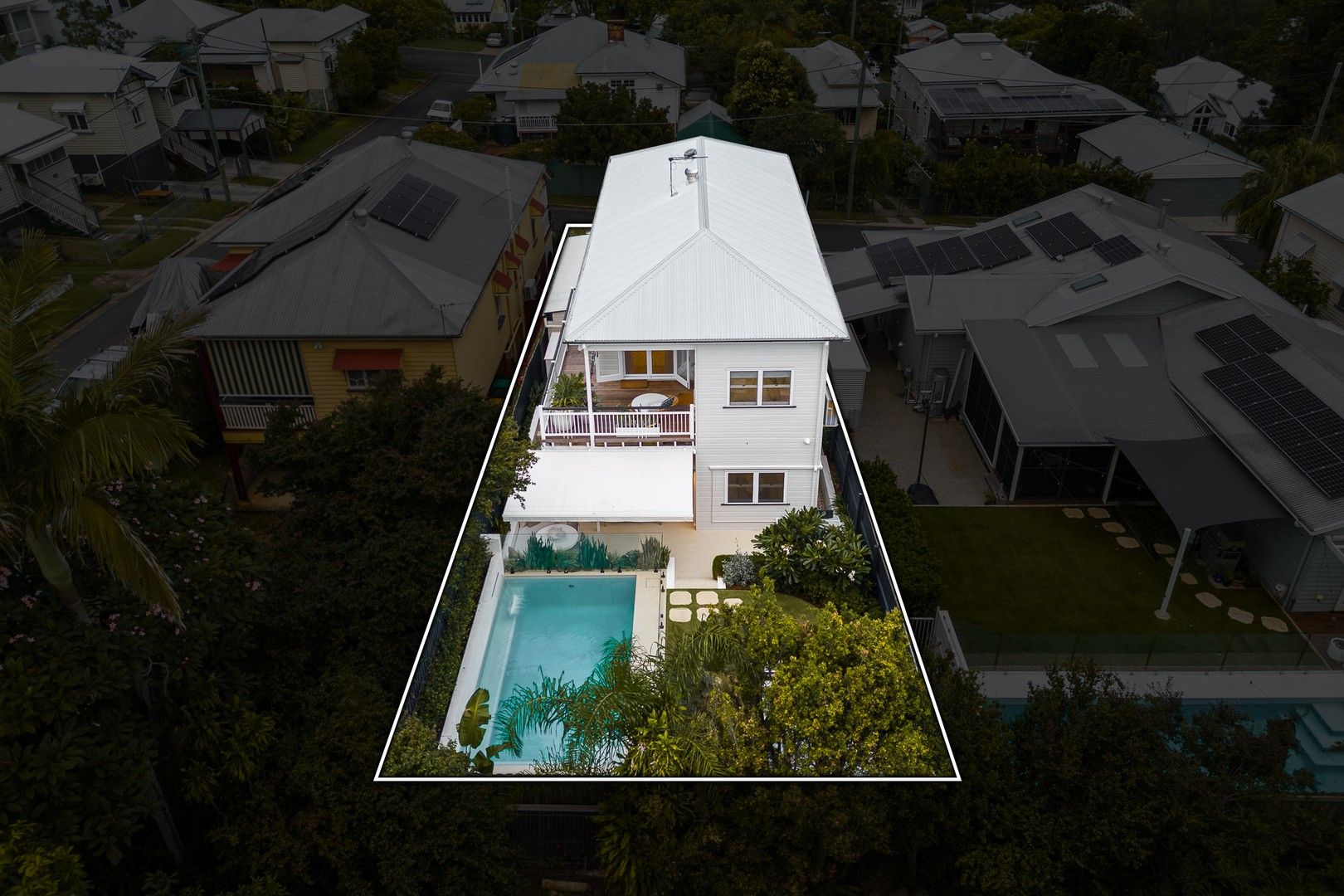 5 bedrooms House in 24 Todd Street SHORNCLIFFE QLD, 4017