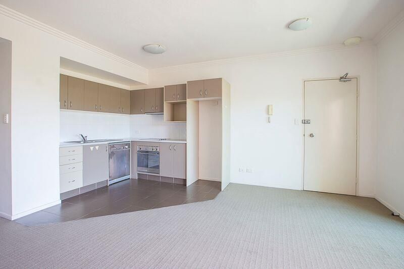 9 18 Rose Street Southport Qld 4215 Apartment For Rent 330 Domain