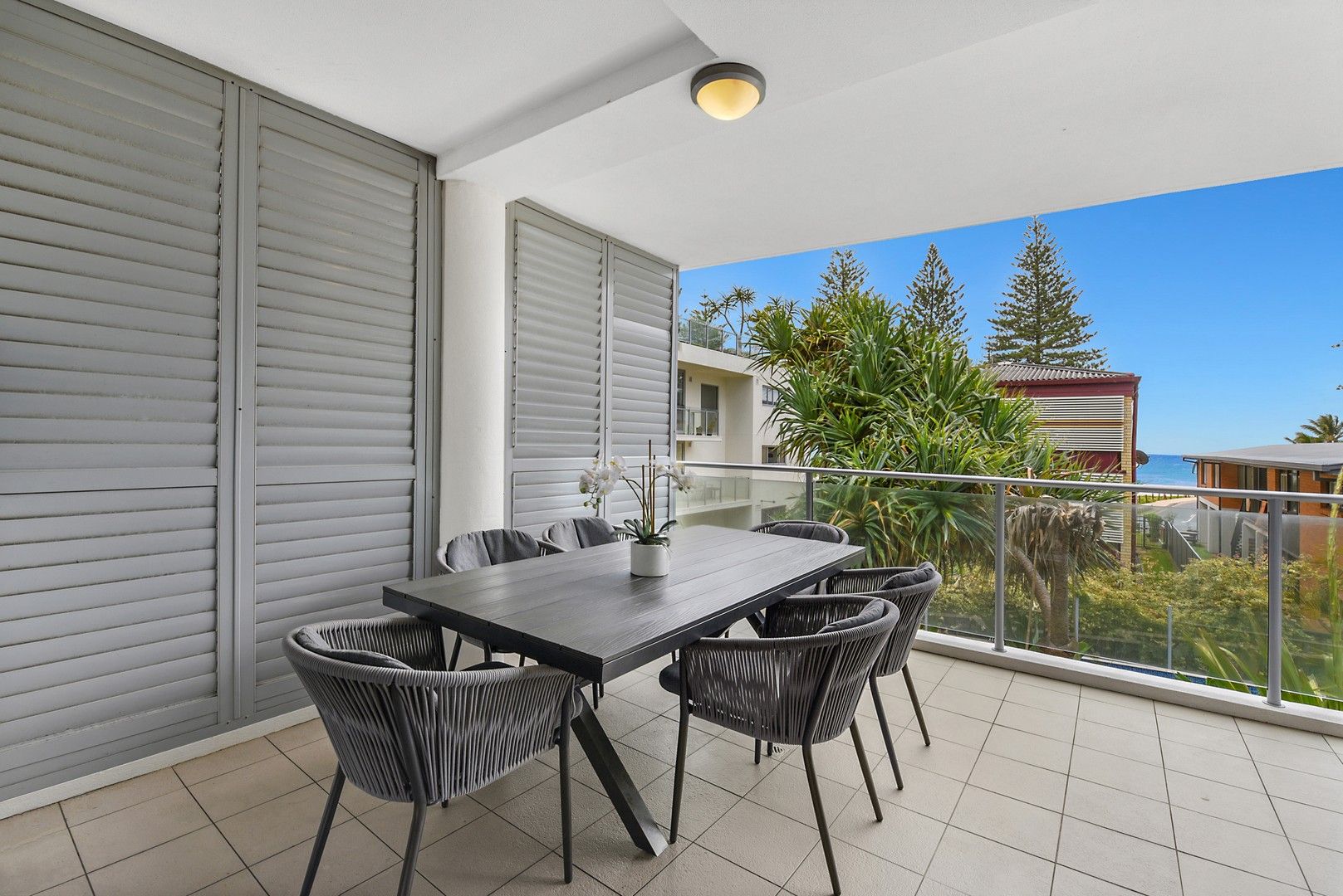 2 bedrooms Apartment / Unit / Flat in 2/11 Eden Avenue COOLANGATTA QLD, 4225