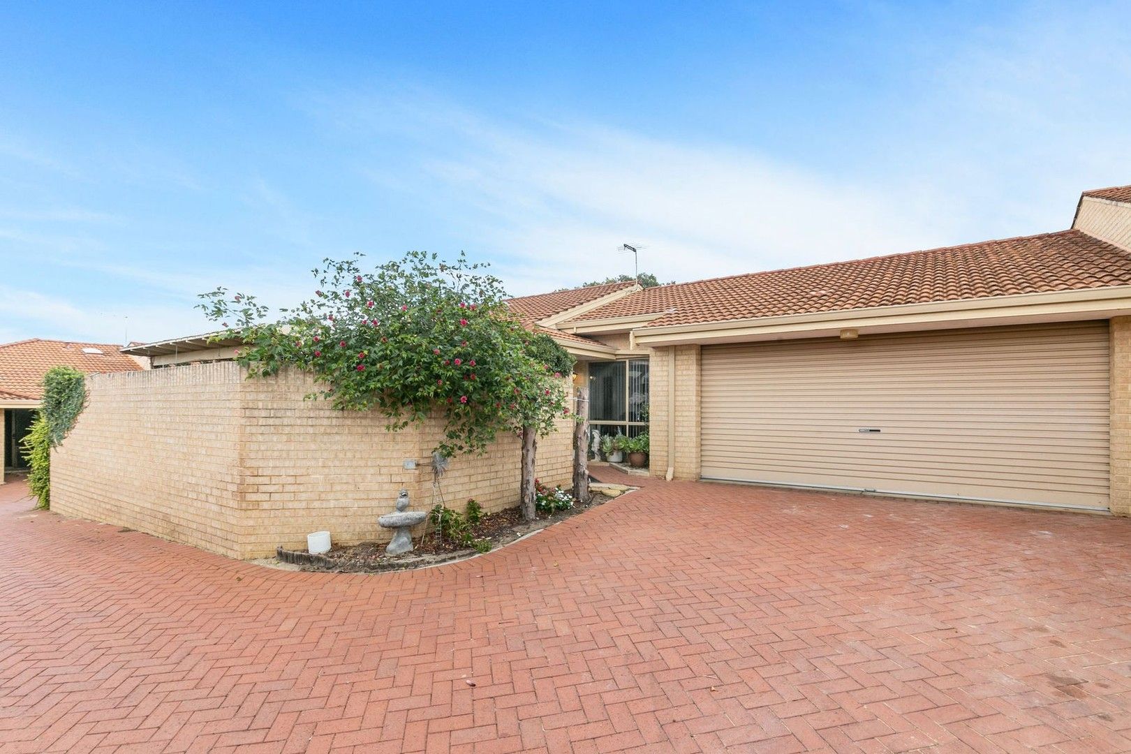 3 bedrooms Villa in 3/11 Bridges Road MELVILLE WA, 6156