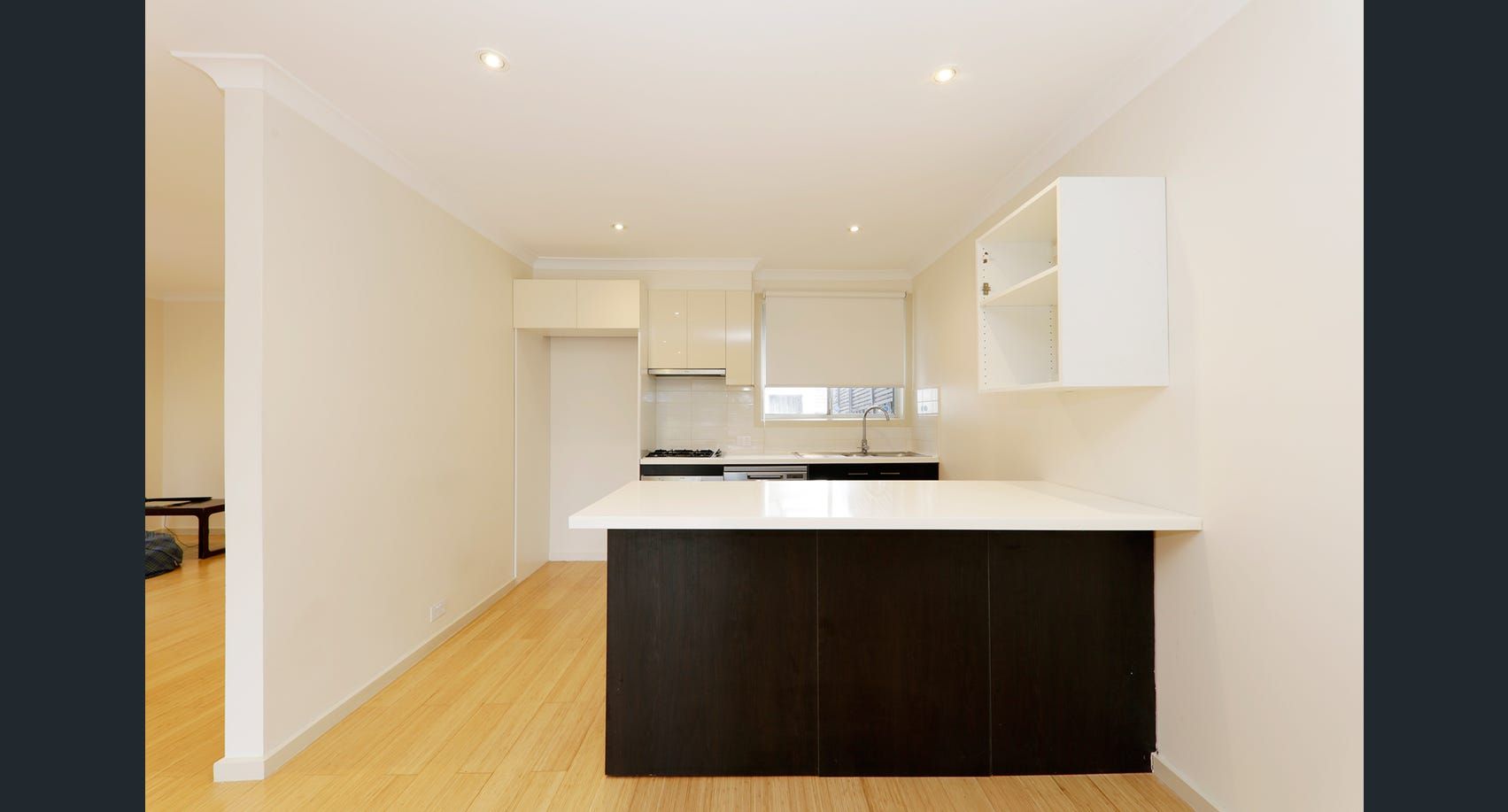 2/1 Apsley Street, Mount Waverley VIC 3149 Apartment For Rent 650