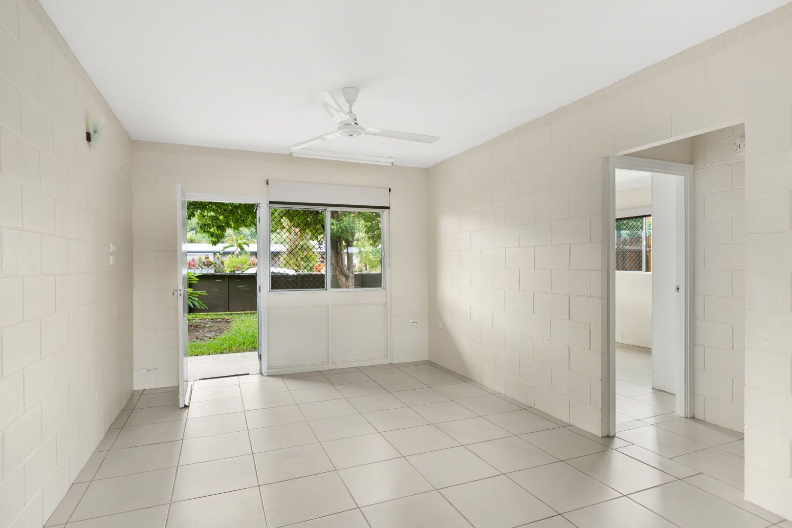 2/9 Sondrio Street, Woree QLD 4868, Image 2