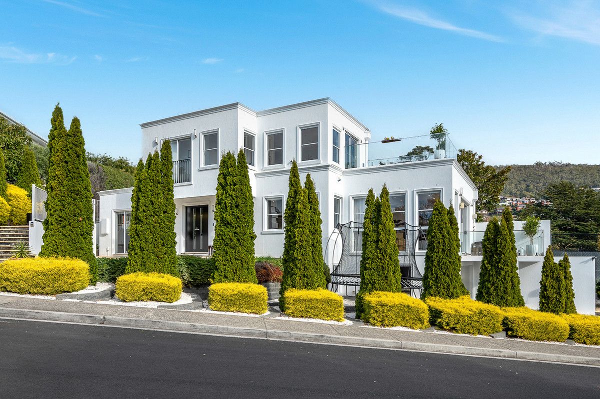 4 bedrooms House in 7 Dresden Street SANDY BAY TAS, 7005