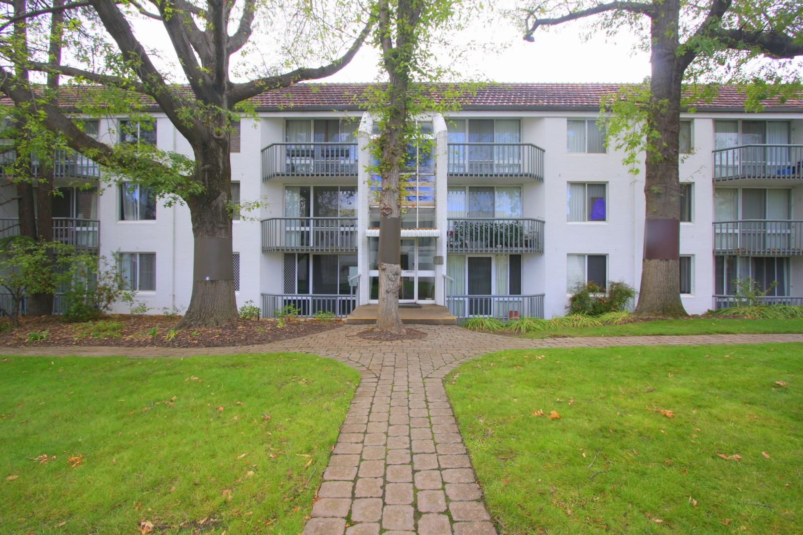 1 bedrooms Apartment / Unit / Flat in 30/12-16 Darling Street BARTON ACT, 2600